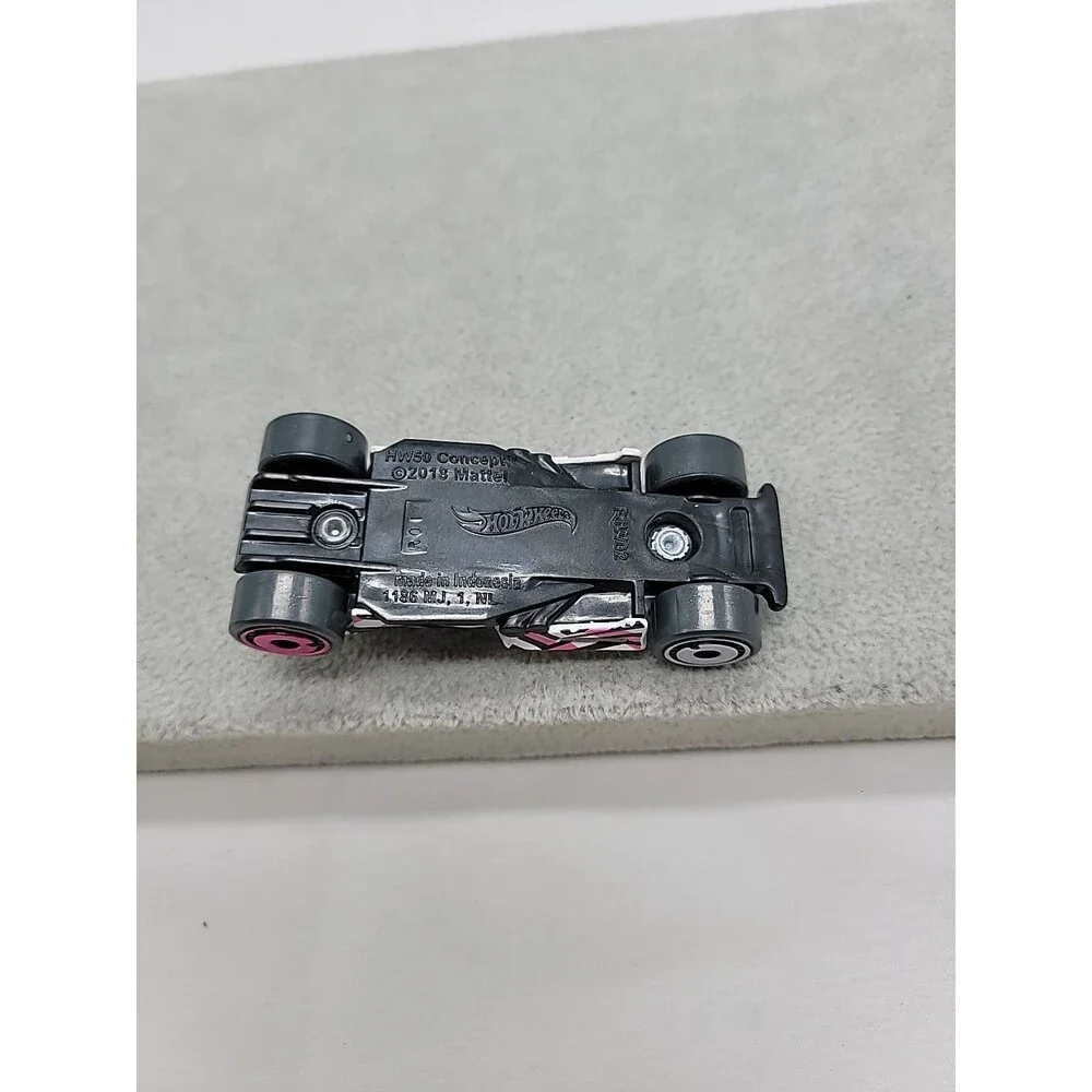 2018 Hot Wheels HW50 Concept Speed Blur White Diecast 1:64 Toy Race Car